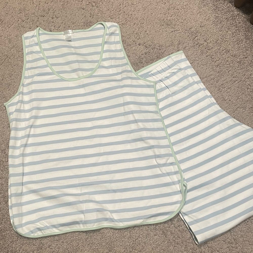 NWOT Lake Pajamas Medium